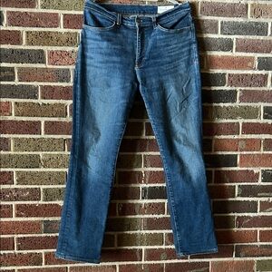 imogene + willie Women's Straight Leg Jeans in Medium Blue Wash